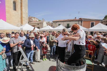 Imagen Valtiendas vuelve a ser el epicentro del vino en su XVII Fiesta de la Vendimia, parada indispensable de la Caravana de Alimentos de...